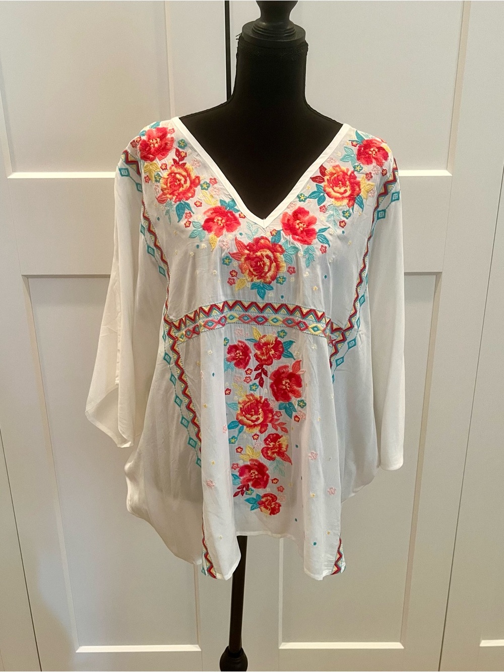 Savannah Jane Floral Top Poncho Beach Coverup NWT Boho Embroidery Festival